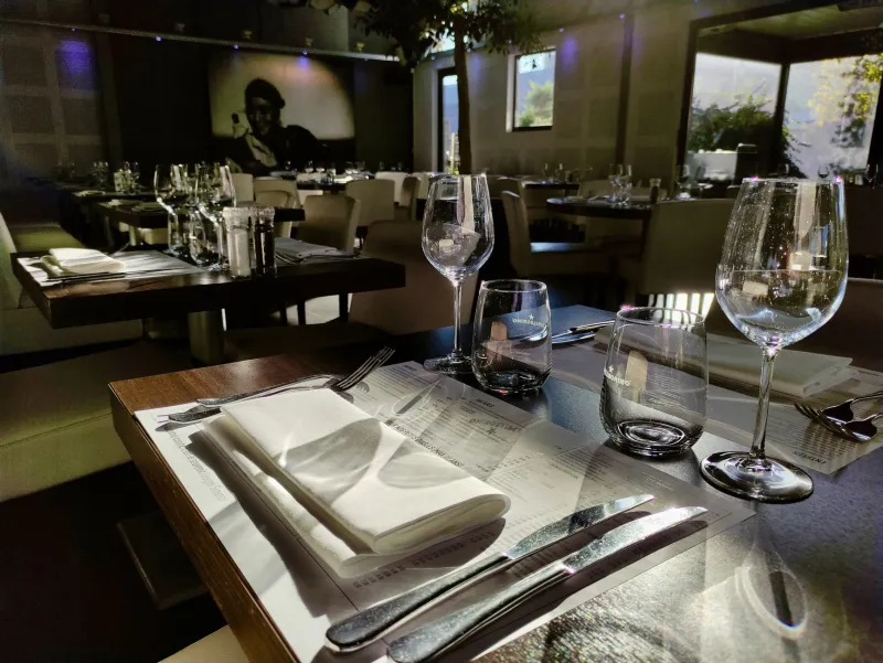 Dining in the Dark: Why America's Power Players Are Abandoning Restaurant Tables for Private Sanctuaries